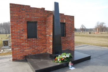 78-ma rocznica pierwszego transportu deportacyjnego Romów do KL Auschwitz-Birkenau.